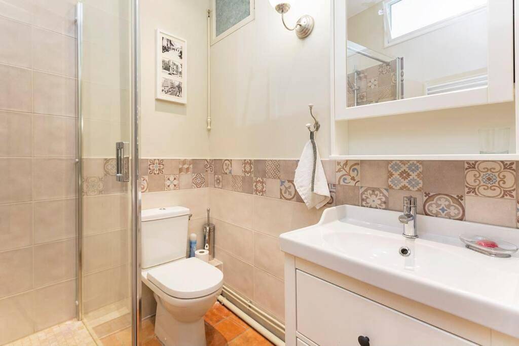 Appartement entier, One-Bedroom Apartment in Avignon, Vaucluse