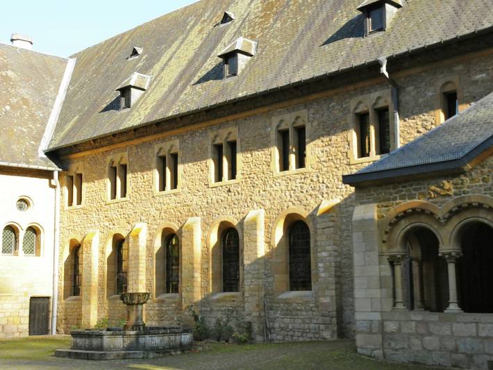 Gîte pour 9 personnes, avec terrasse dans Virton