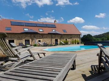 Chambre d’hôte pour 2 personnes, avec piscine ainsi que jacuzzi et jardin en Bourgogne-Franche-Comté