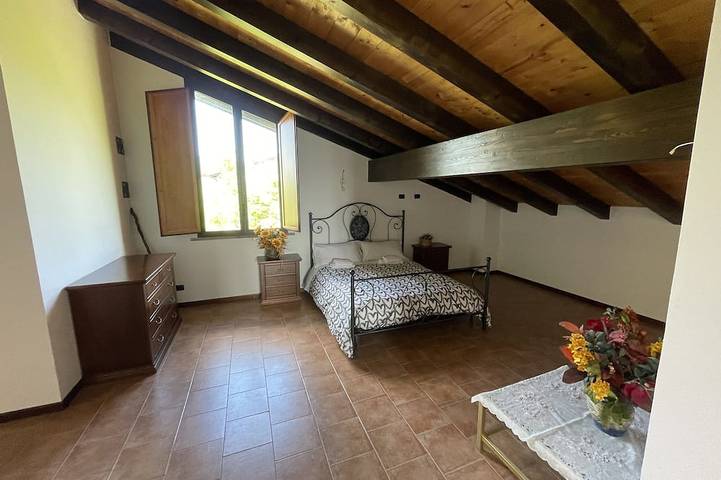 Villa Cavalieri in Vedriano with a panoramic view of the Reggio Emilia hills in Canossa, Reggio Emilia Provinz