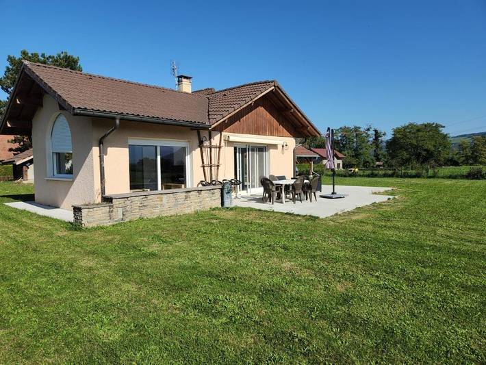 Cottage pour 9 personnes, avec piscine ainsi que jardin et vue dans Scientrier