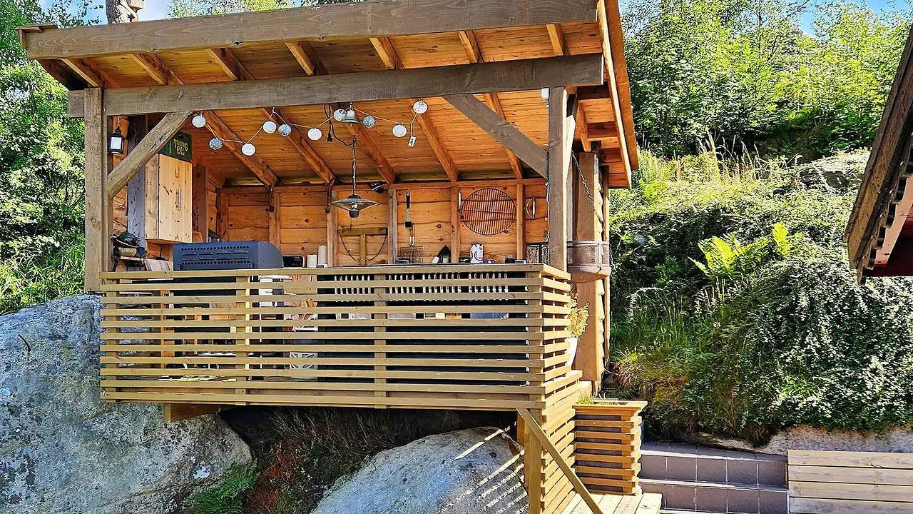 Feriehus for 7 personer med terrasse in Lyngdal