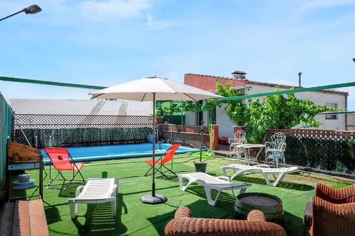Villa für 6 Personen, mit Terrasse und Balkon/Terrasse - 1
