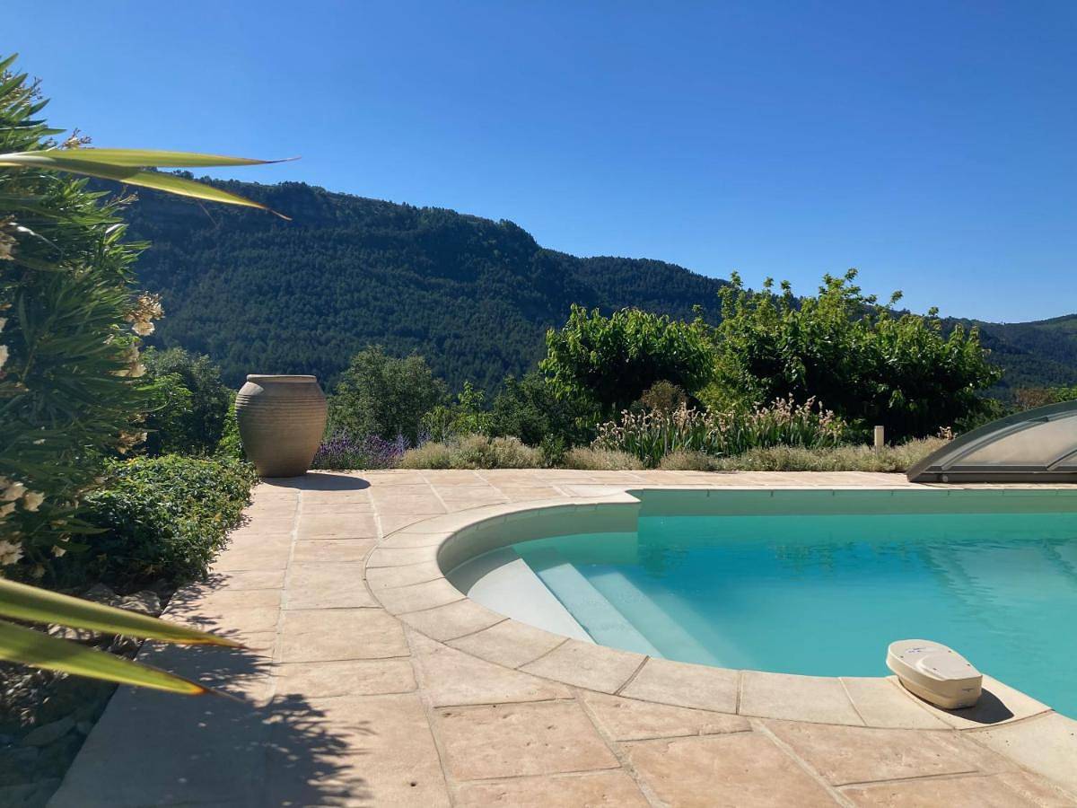 Villa Câline chambres d'hôtes in Vesseaux, Parc naturel régional des Monts d'Ardèche