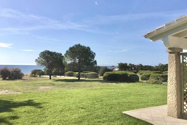 Villa voor 8 personen, met uitzicht op zee en tuin in Costa Rei