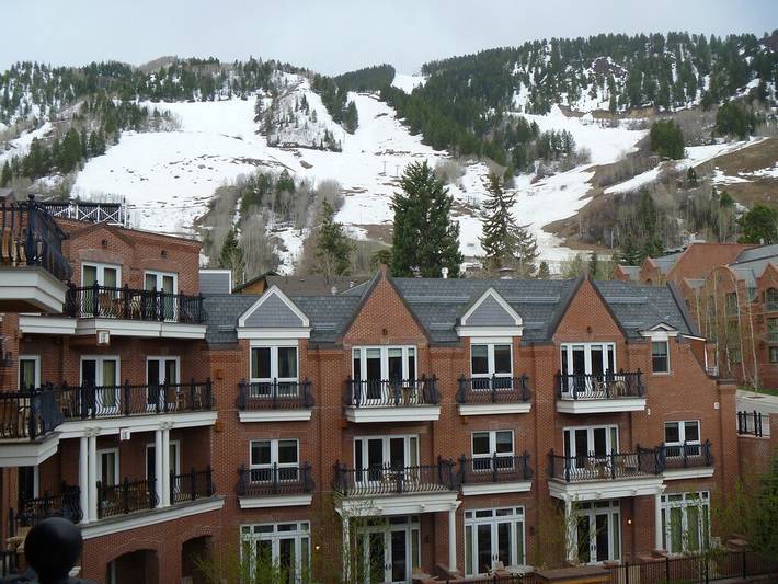 Holiday rental for 4 people, with balcony and pool as well as hot tub in Aspen