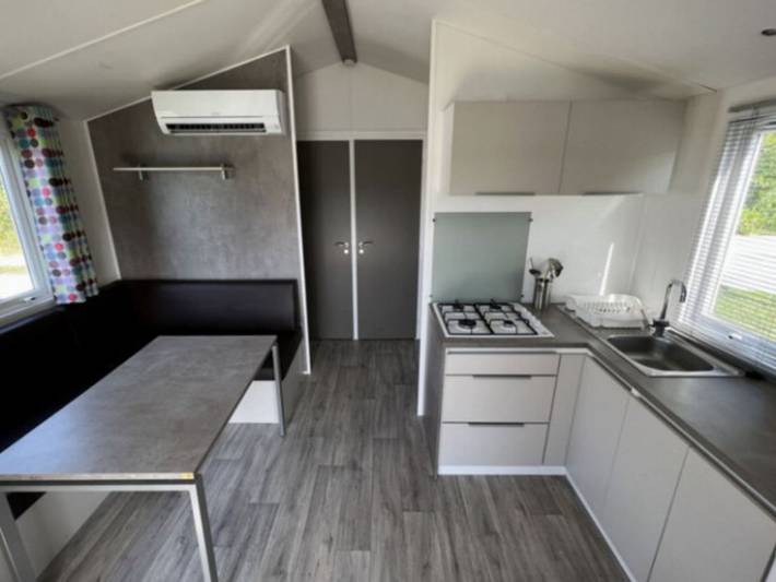 Gîte pour 4 personnes, avec terrasse ainsi que vue sur le lac et piscine à Saint-Vincent-de-Lamontjoie - 3