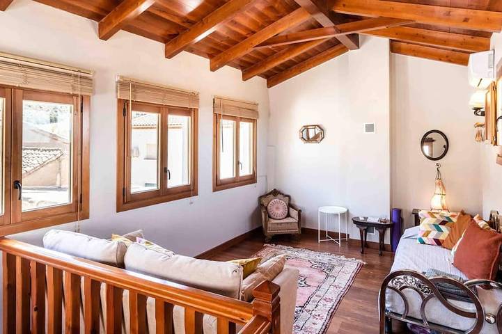 Charming house in Nigüelas with patio and terrace in Nigüelas, Cordillera Penibética