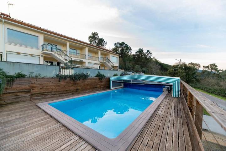 Casa de férias para 6 pessoas, com vista e terraço e ainda piscina, com animais de estimação em Figueiró dos Vinhos