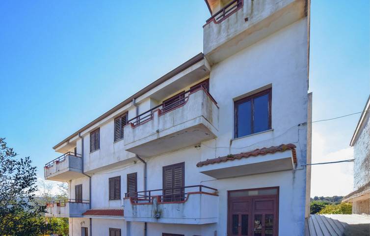 Appartement de vacances pour 4 personnes, avec terrasse et piscine, animaux acceptés - 1