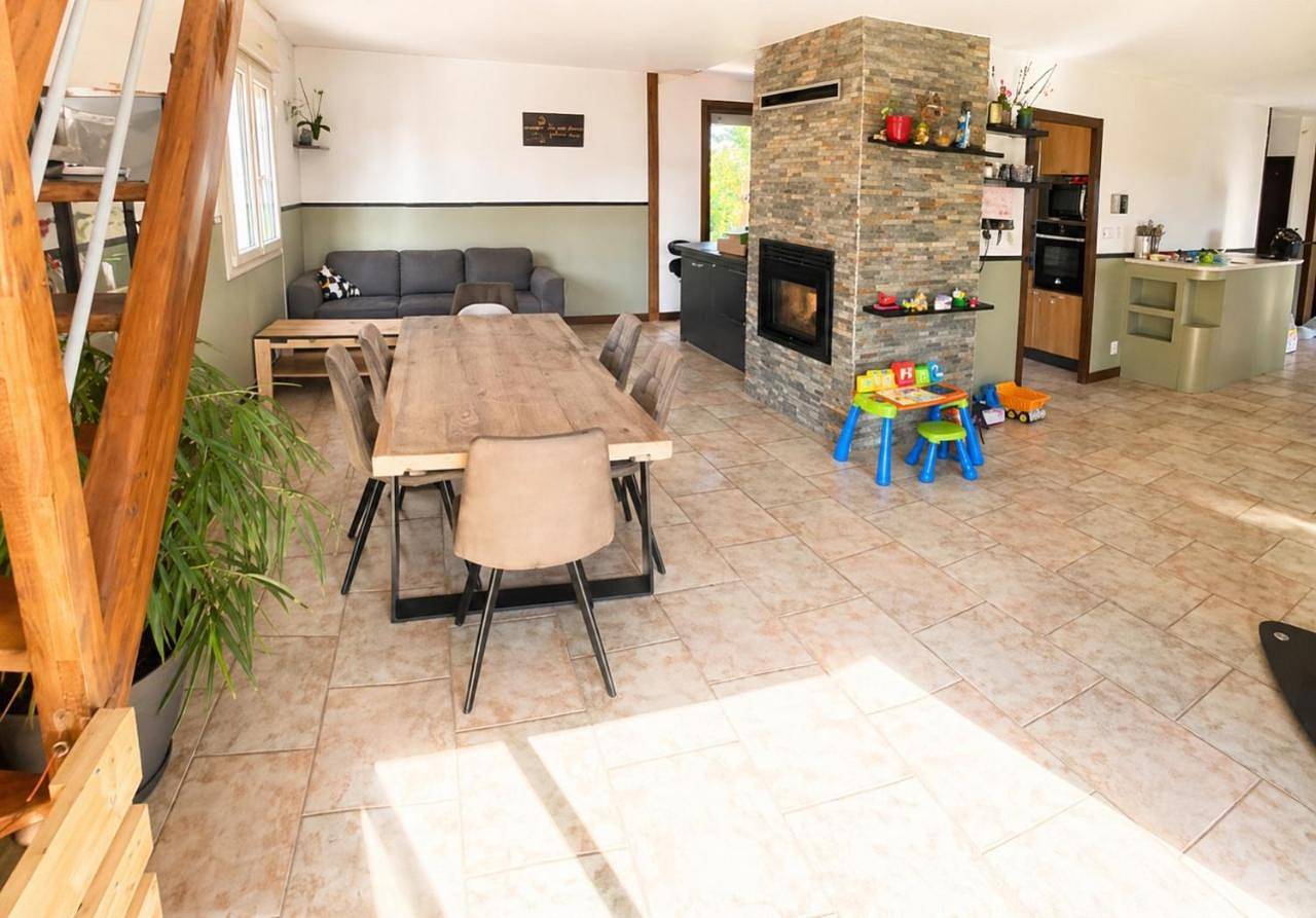 Maison 10 pers avec piscine Proche chalon et Beaune in Oslon, Région de Chalon-sur-Saône