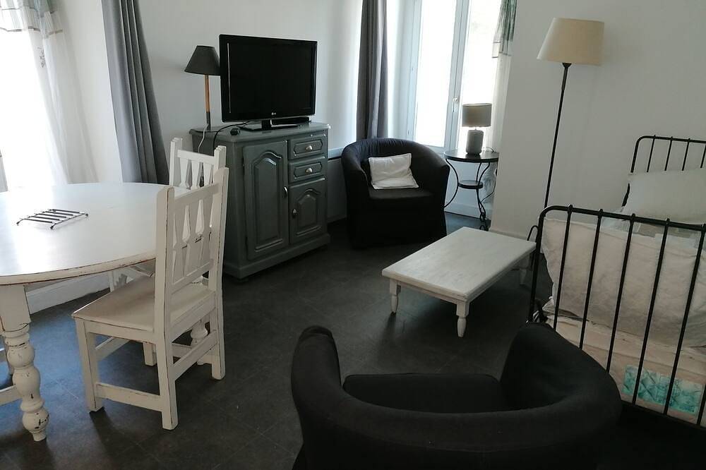 Appartement entier, Two zen and spacious rooms in the heart of the city of Paimpol in Paimpol, Côte de Goëlo