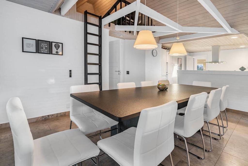 Ferienhaus in Henne Strand für 8 Personen – mit Pool, Sauna & Whirlpool  in Henne, Varde