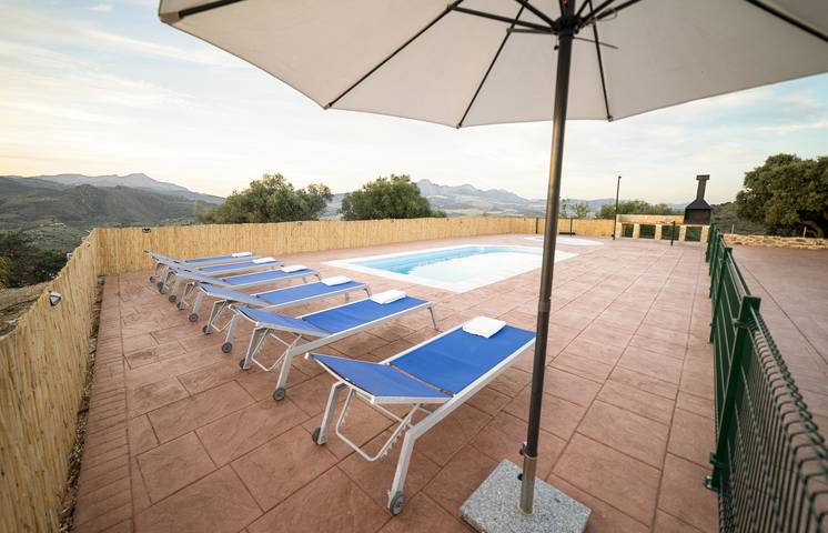 Casa rural para 12 personas, con piscina para niños y jardín, Se admiten mascotas en Casabermeja - 2
