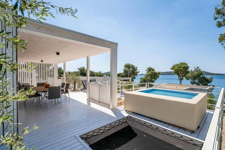 Villa pour 4 personnes, avec terrasse et vue à Drage (Pakoštane)