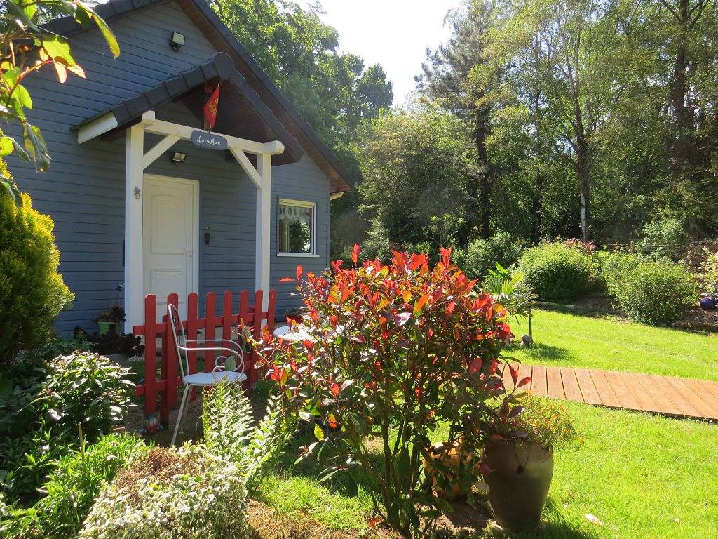 Maison Bleue avec jardin à 6 km de la mer, parking privé in Thérouldeville, Région du Havre