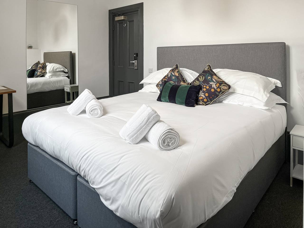 Sapphire - Ukc7697 in Sunderland