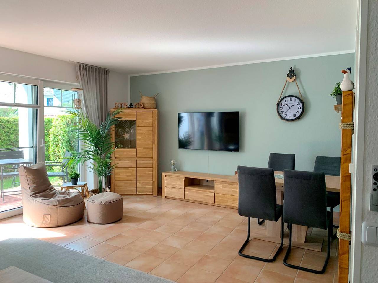 Ganze Wohnung, Moderne Ferienwohnung mit Terrasse, Sauna und zentraler Lage in Zingst in Zingst, Fischland - Darß - Zingst