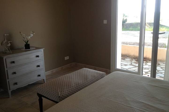 Location de vacances pour 3 personnes, avec Terrasse et Jardin à Le Castellet - 3