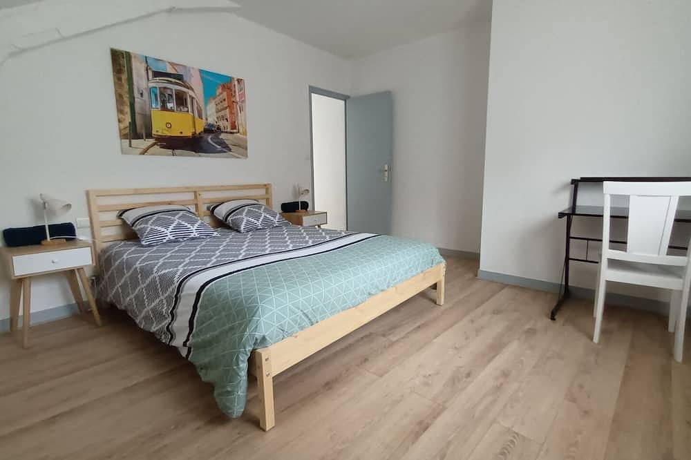 Entire apartment, Zola's Duplex Segré in Segré-en-Anjou-Bleu, Segré region