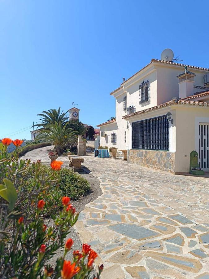 Casa rural para 12 personas, con piscina además de jardín y vistas en Benajarafe - 2