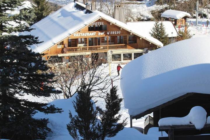 Hôtel pour 4 personnes, avec terrasse et vue, animaux acceptés
