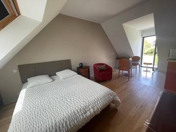 Cottage pour 2 personnes, avec jardin et jacuzzi ainsi que piscine et terrasse à Le Tour-du-Parc