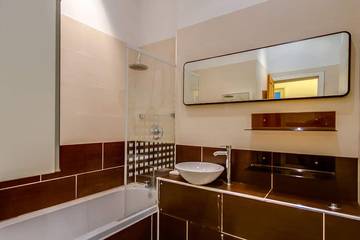 Glamping for 5 People in Leith, Edinburgh, Photo 4