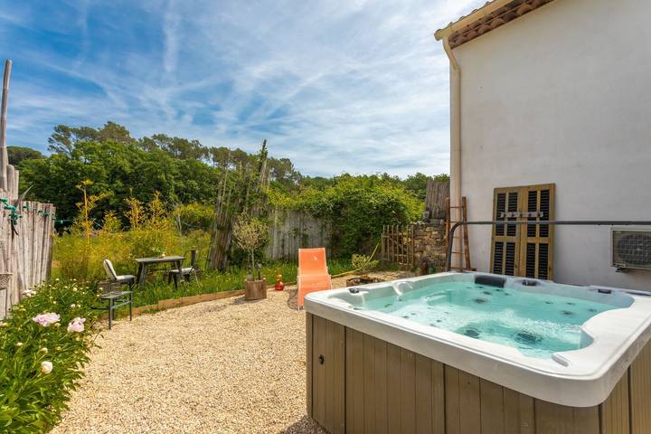 Vakantiehuis 'Petit Paradis' met wifi en airconditioning in Besse-sur-Issole, Brignoles region