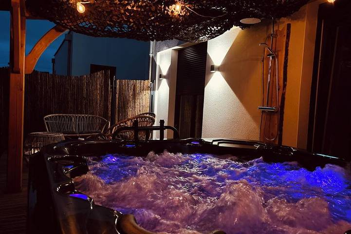 Gîte pour 4 personnes, avec jardin et jacuzzi dans Écaillon