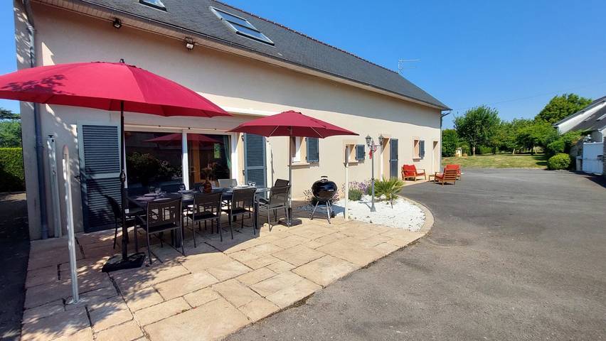 Gîte pour 11 personnes, avec terrasse et jardin