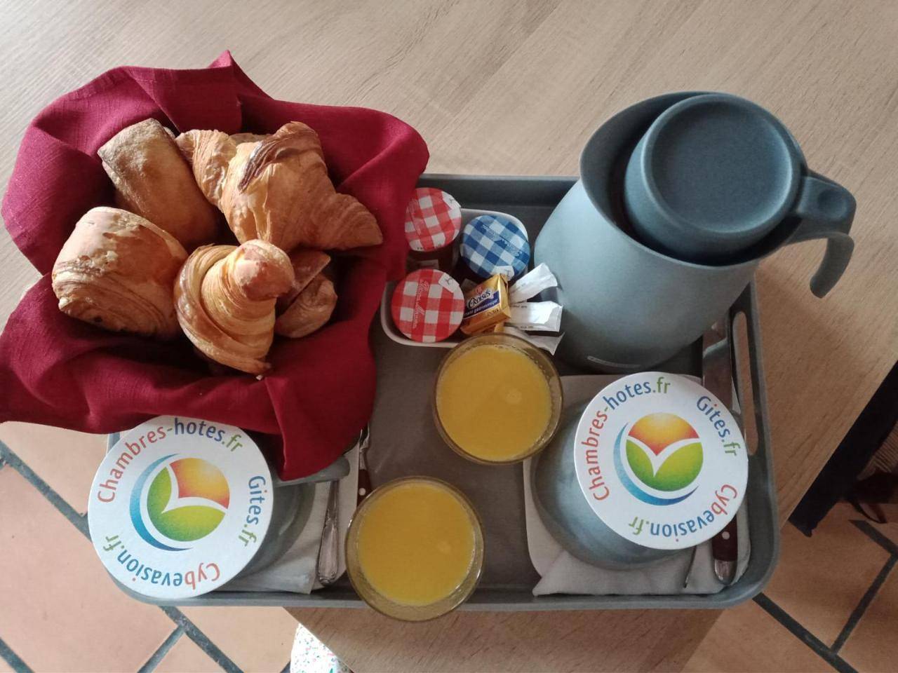 Triple Room with Shared Bathroom in Boissy-le-Châtel, Seine-et-Marne