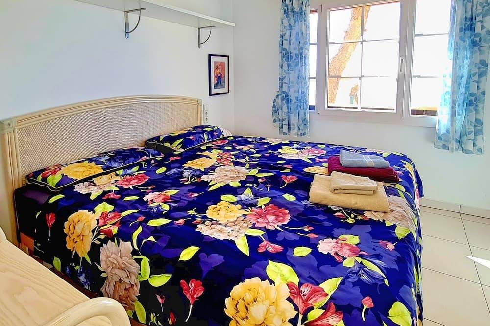 Entire apartment, Sea view apartment for 2-3 people in Cala Fornells in Cala Fornells, Calvià