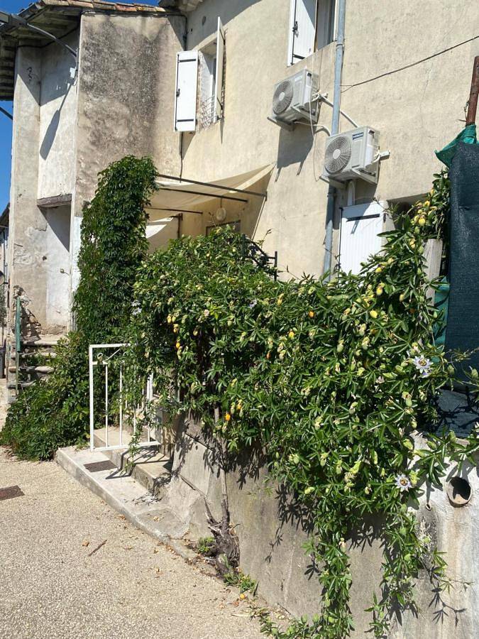 Location de vacances pour 6 personnes, avec vue et terrasse, animaux acceptés à Lézan - 2