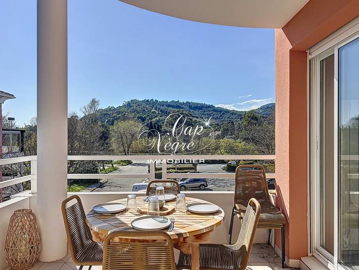 Location de vacances pour 7 personnes, avec Balcon et Terrasse dans Cavalière