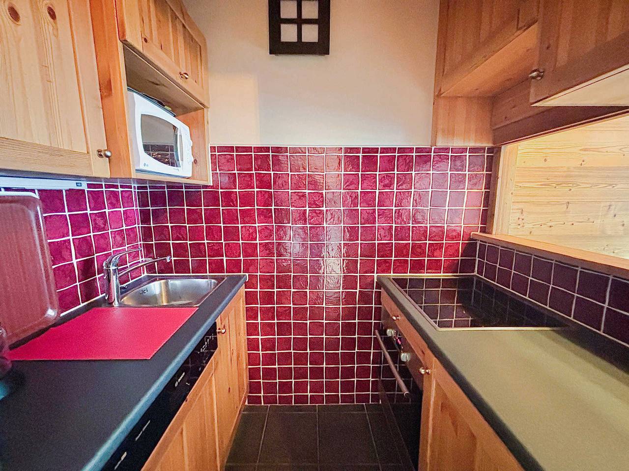 Entire apartment, Cozy apartment for 5 in Les Menuires with mountain view in Saint-Martin-de-Belleville, Les Trois Vallées