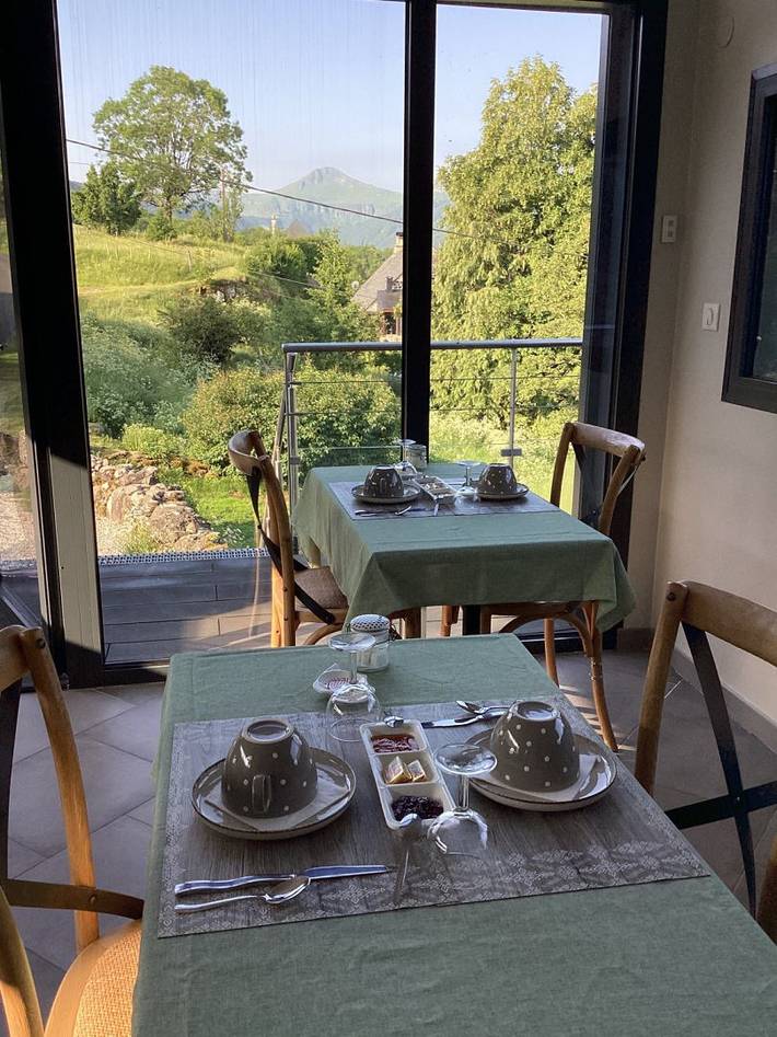 Chambre d’hôte pour 2 personnes, avec jacuzzi et jardin dans Parc naturel régional des Volcans d'Auvergne - 3