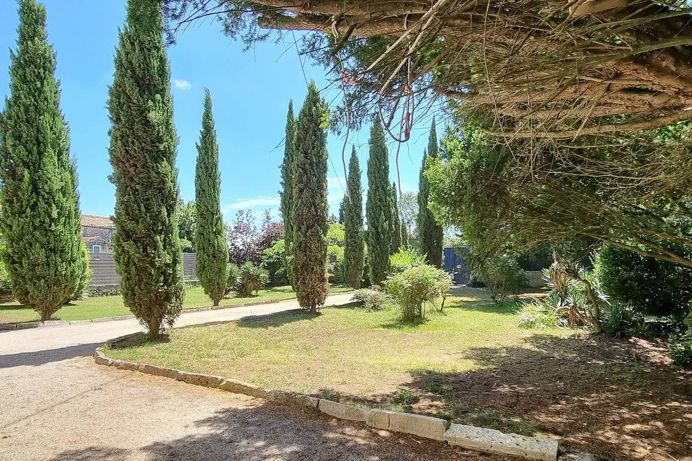 Gîte pour 18 personnes avec piscine in Saint-Just-Luzac, Côte de Beauté