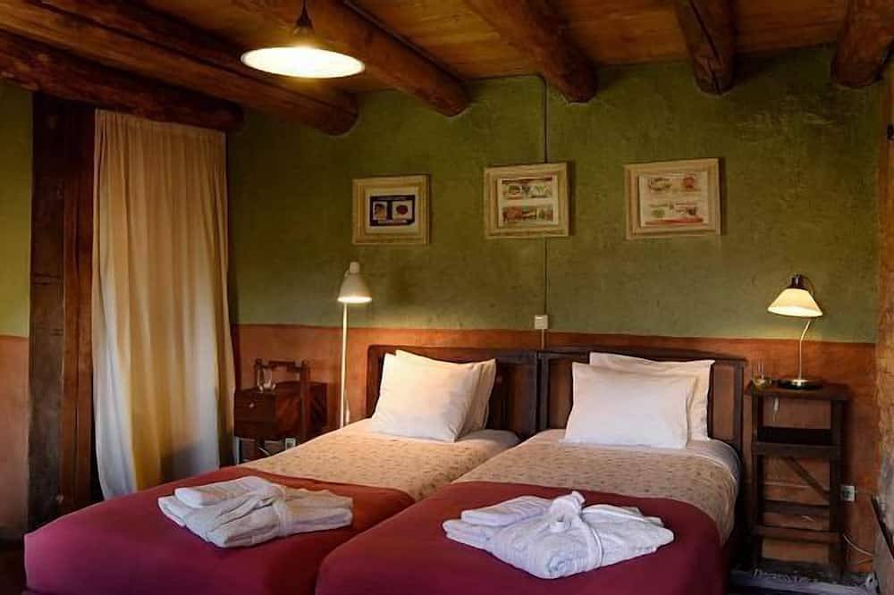 Casa rústica aislada con piscina Oferta 24% Dto del 7 al 14 de Julio in Coll de Nargó, Pirineos