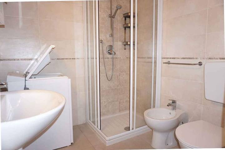 Appartement entier, Appartement de vacances avec piscine et gardien derrière la zone piétonne in Porto Santa Margherita, Caorle