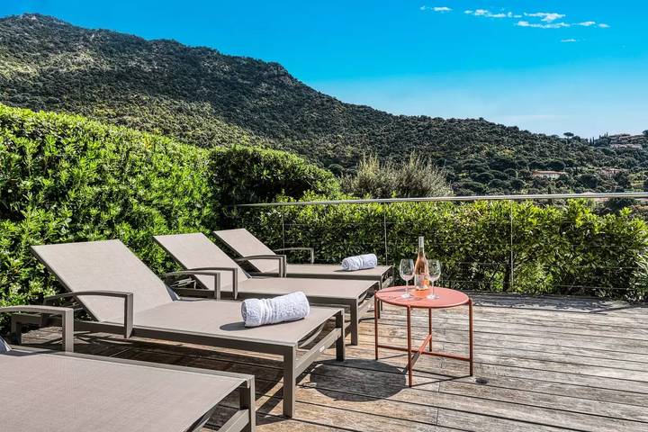 Villa pour 8 personnes, avec jardin ainsi que vue et piscine dans Le Lavandou - 3