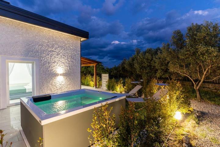Appartamento per 2 persone, con Terrazza e Idromassaggio nonché Giardino e Panorama a Montauro