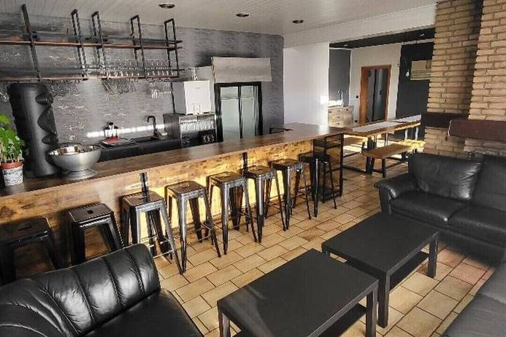 Ferienhaus für 12 Personen, mit Whirlpool und Terrasse sowie Garten und Pool in Verl