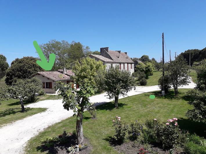 Gîte pour 4 personnes, avec Terrasse ainsi que Jardin et Piscine
