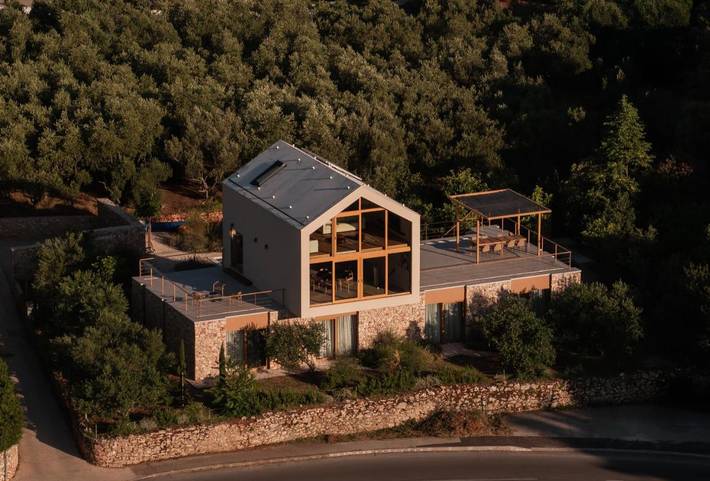 Chalet para 10 personas, con jardín además de vistas y piscina - 1