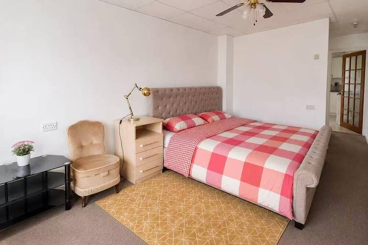 Appartement entier, Stylisg retreat with private entrance, minutes from blue water.Free parking in Stone (Dartford), Dartford