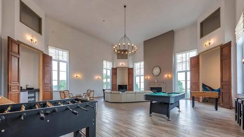 Gîte pour 15 personnes, avec jardin et piscine, animaux acceptés à Beauraing - 2