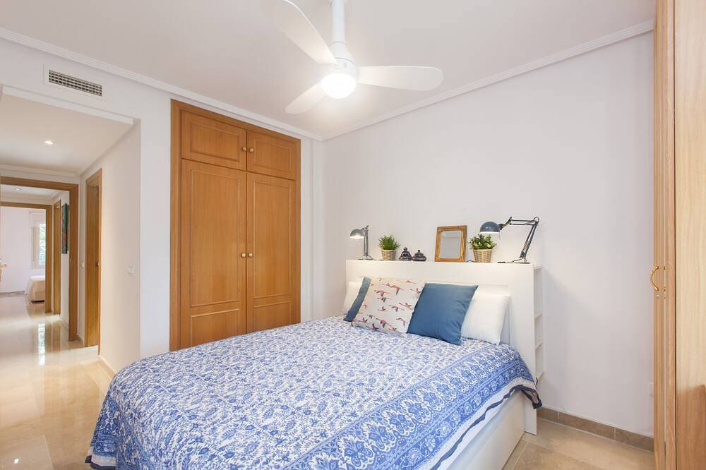 Geheel appartement, Gezellige Apt. In de buurt van het strand duinen van Cabopino, Marbella (Costa del Sol) in Carib Playa, Marbella