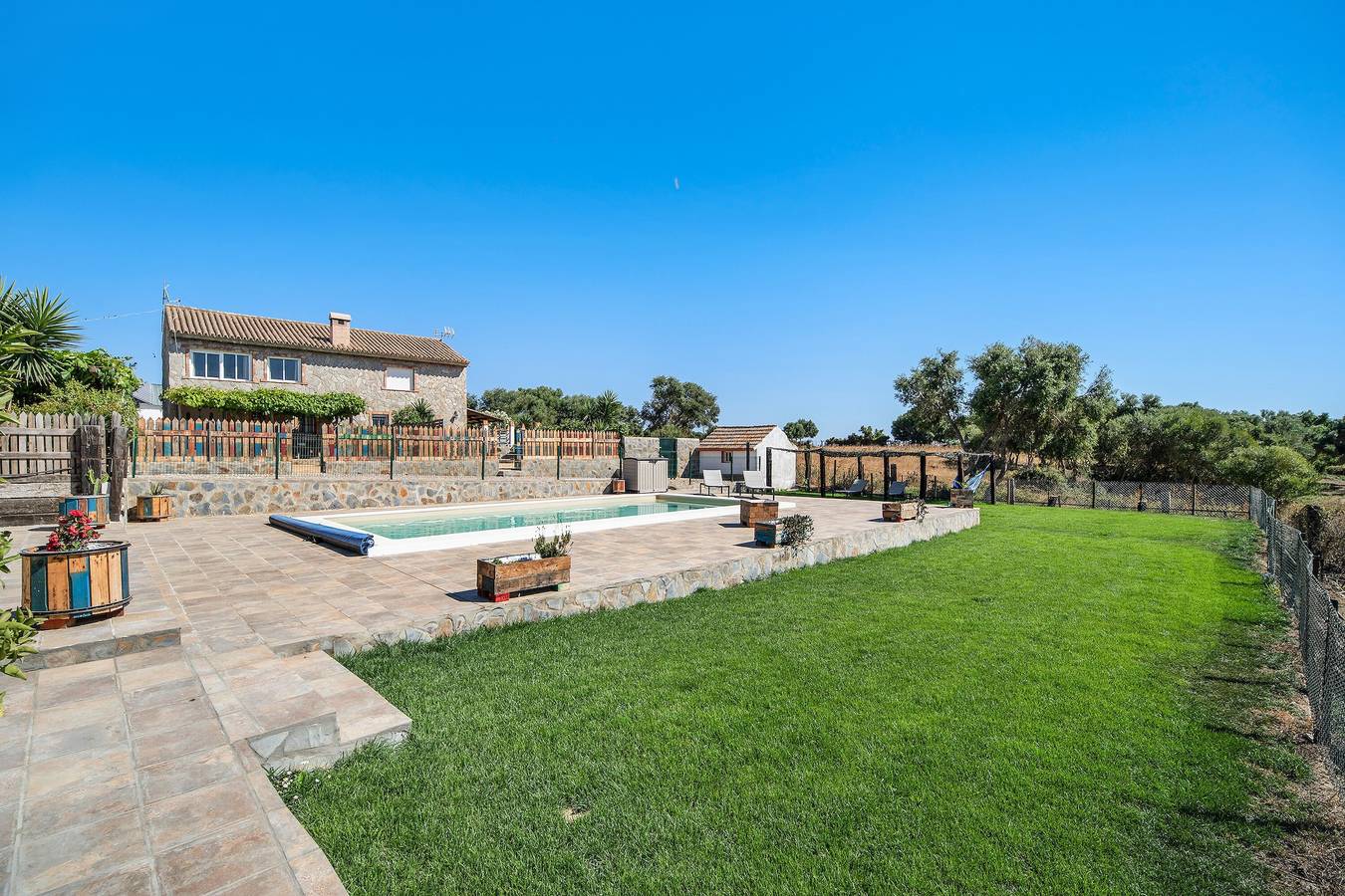 Casa vacanze 'Casa Andrea' con vista montagna, piscina condivisa e Wi-Fi in Barbate, Costa de la Luz
