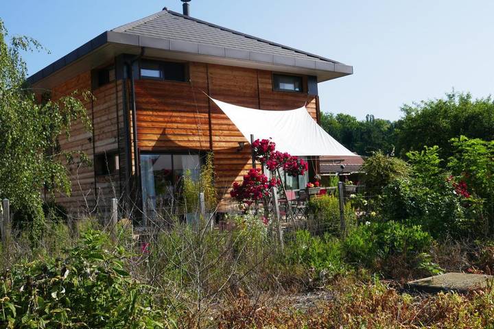 Gîte pour 4 personnes, avec terrasse et vue dans Hauteville-sur-Fier